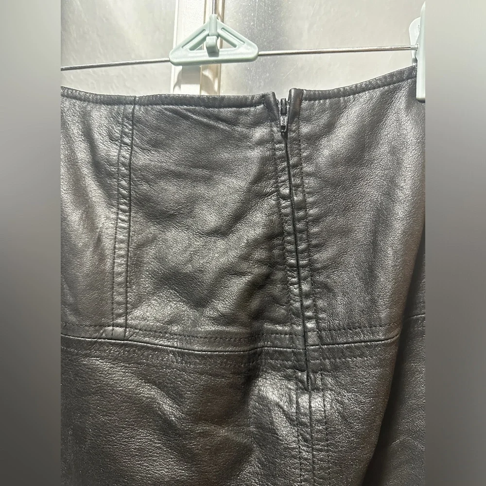 ASOS DESIGN leather-look mini skirt Size 2 - Picture 5 of 5